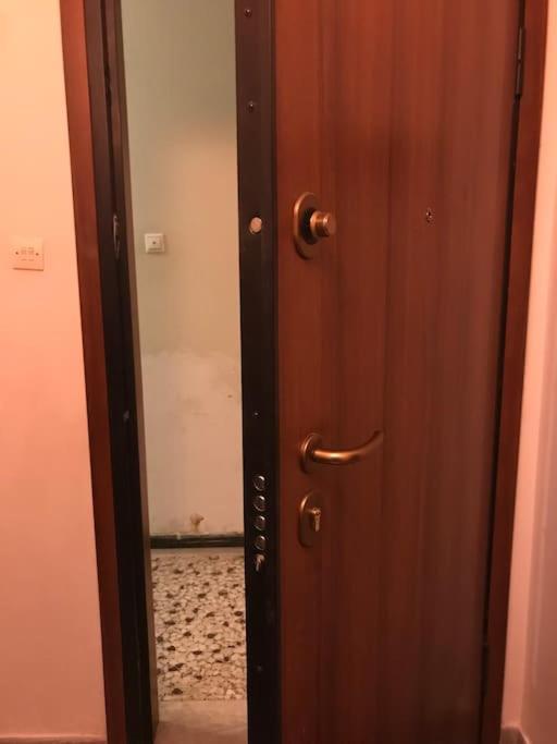 Cozy Cityscape Apartment In أثينا المظهر الخارجي الصورة